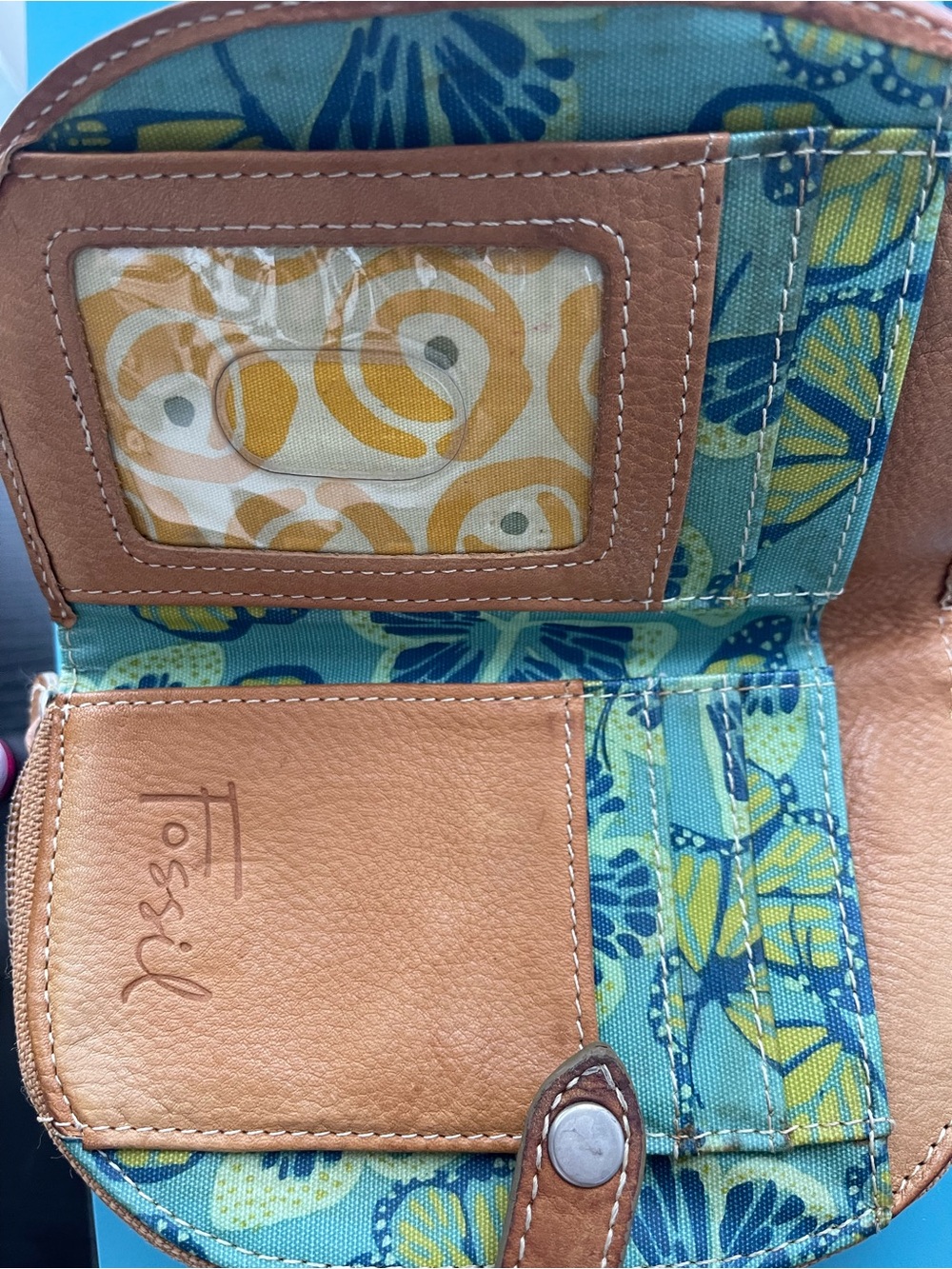 Fossil Tan Leather Wallet with Butterfly Decals - Picture 5 of 6